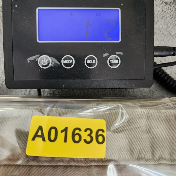 Vintage Dockers Pants Mens W36 L32 Tan Khakis Relaxed Fit Cotton Straight Leg - Picture 14 of 14